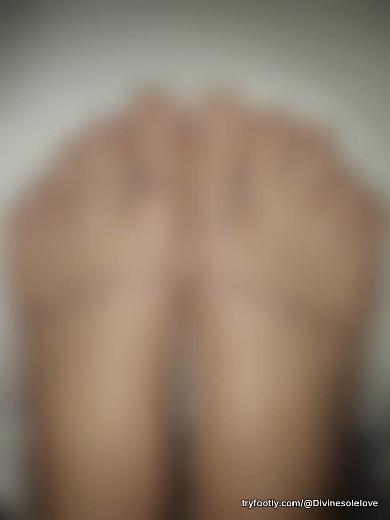 Giving my soles some delicious attention today⦠slowly stripping away the old polish, trim
