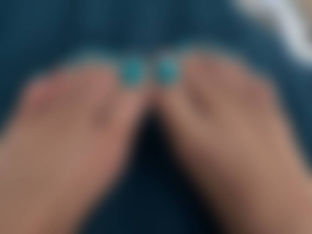 Fresh pedi and spreading toes 💅 Follow for more and send a DM with what you want to see. I