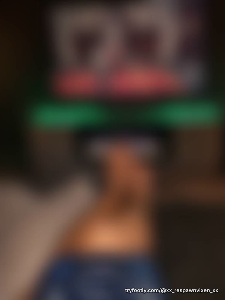 Game night view 🎮🔥 cozy vibes, pretty toes, anklet details, and a little fireplace glow. C