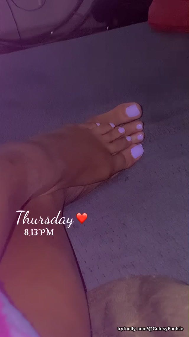 Message me for your foot fantasy ✨