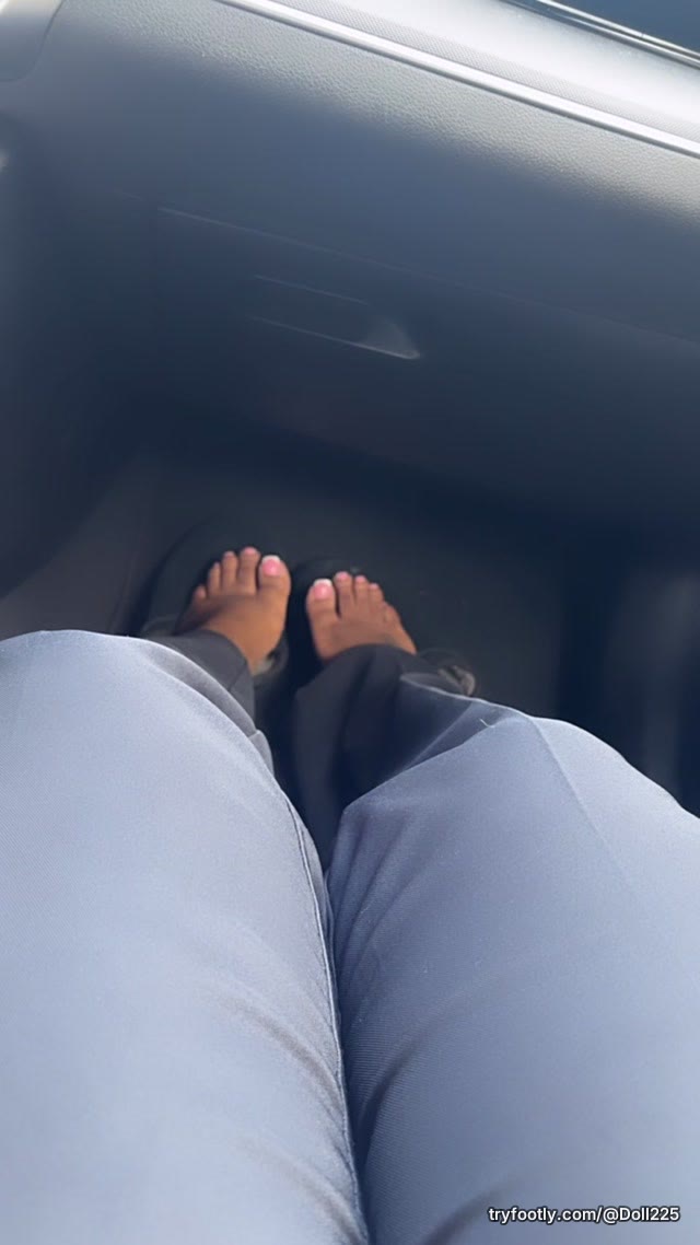 Fresh off work French toes😋 #footporn #sexytoes