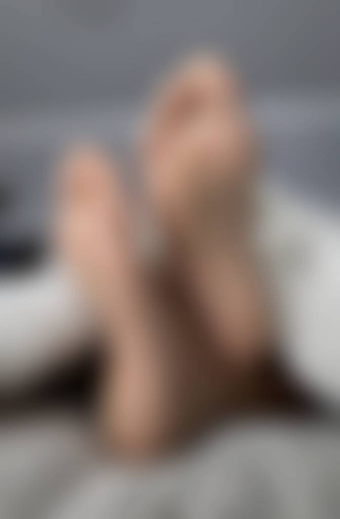 Pedicure tomorrow! 💅 Can you guess the color? In the meantime enjoy my soles💕