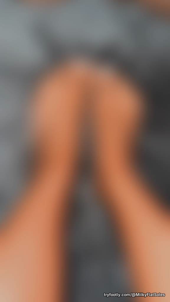😏👣🤍
