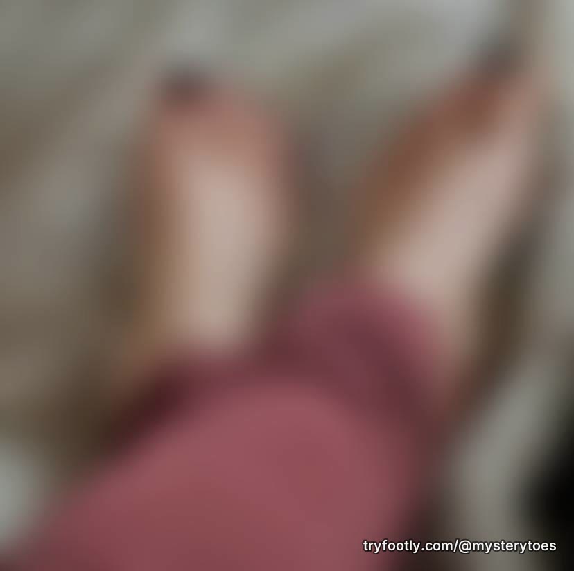 Comfy start to the day, tip or subscribe to send me your requests today 📝