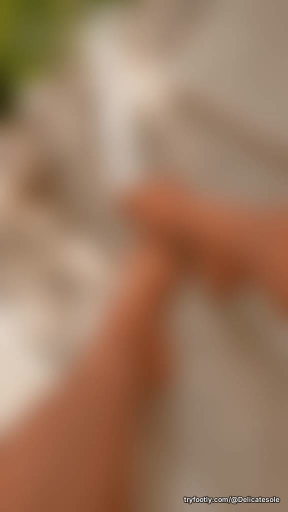 ✨ Welcome to DelicateSole 🦶 So happy to have you here! I share tasteful, high-quality phot