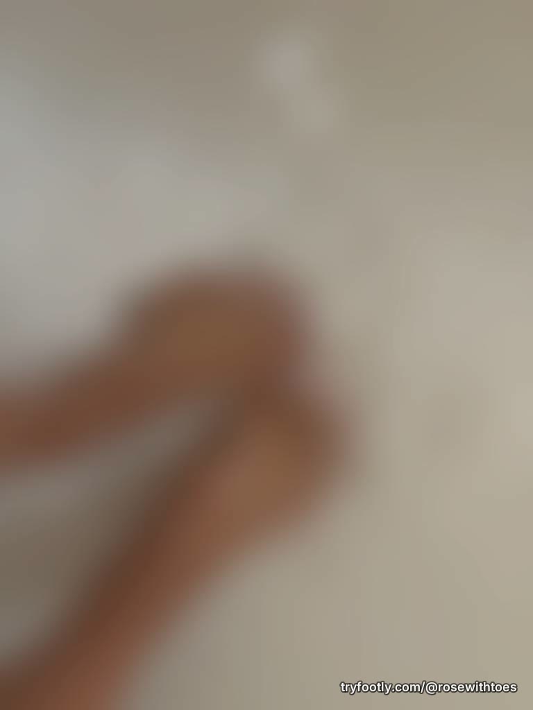 Fresh feet or stinky feet? What do you thinks best..