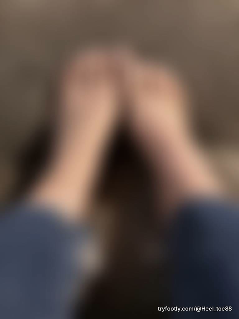 New feet in town, what would you like to see 😏?