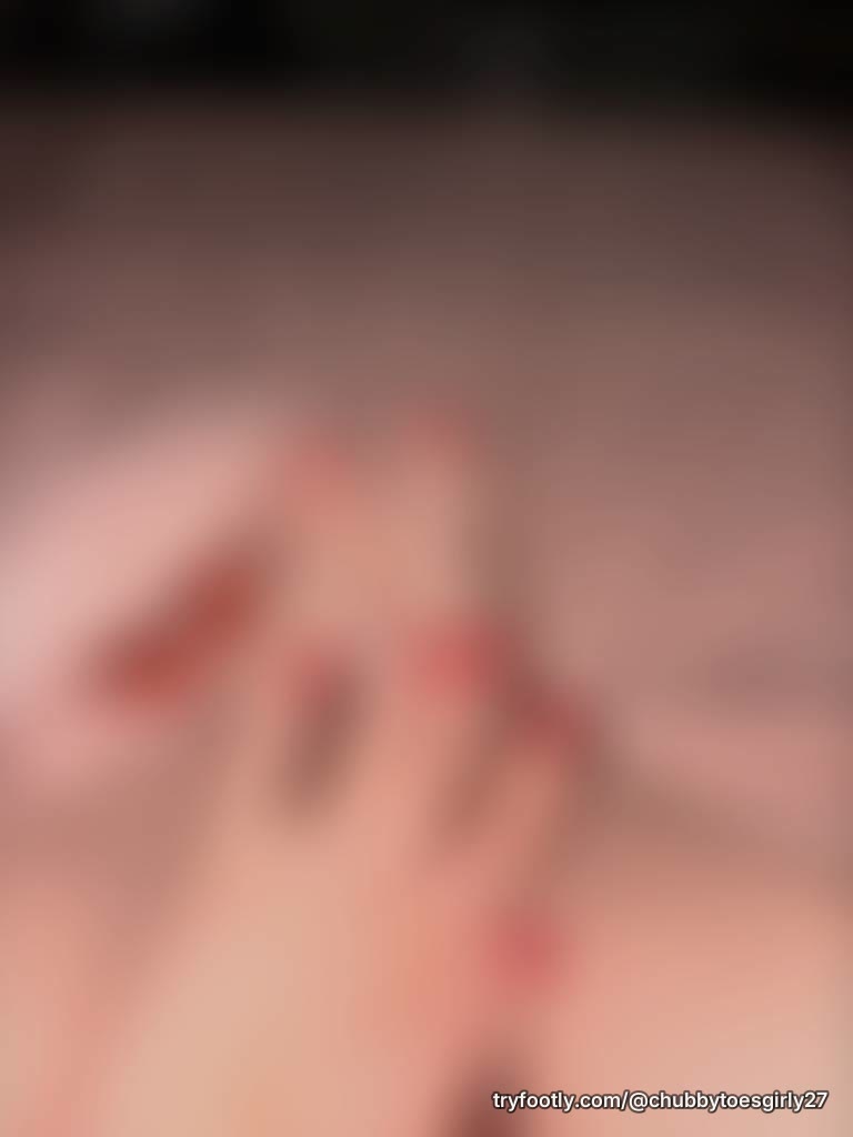 hi guys! very new to this website ;) just giving it a shot! heres a little peak, message m