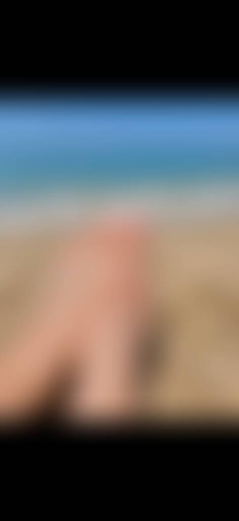Let’s have some fun 🤩 sexy feet 🦶 beach 🏝️ ready! Hit me up if you want more