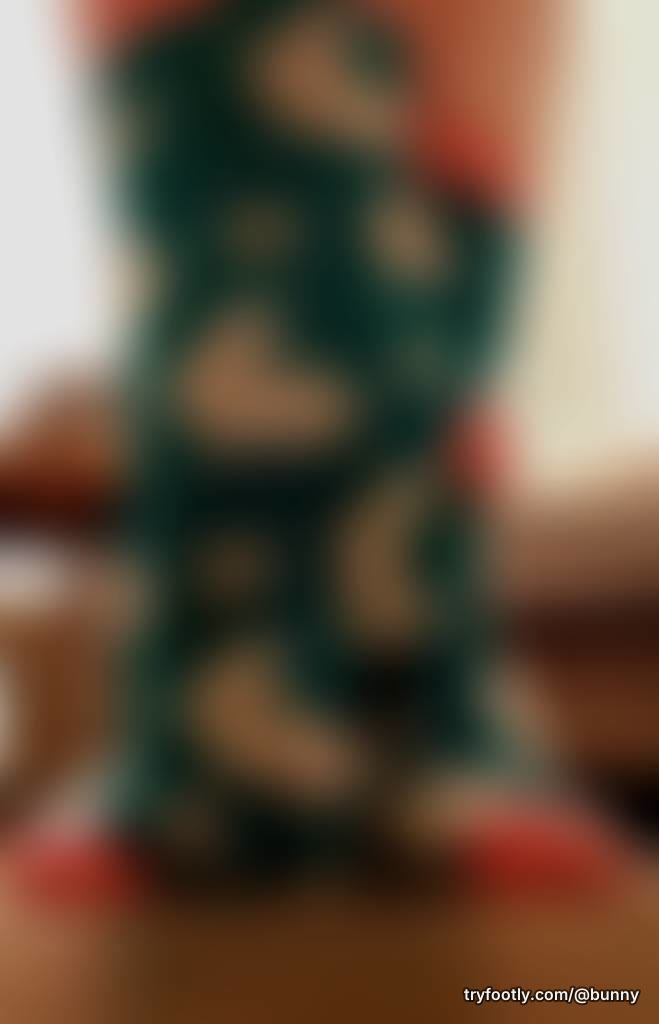 do you like socks on or off <3