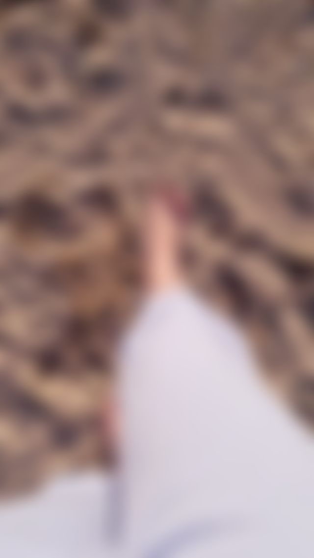 Beachy bare feet 💙🩵💙