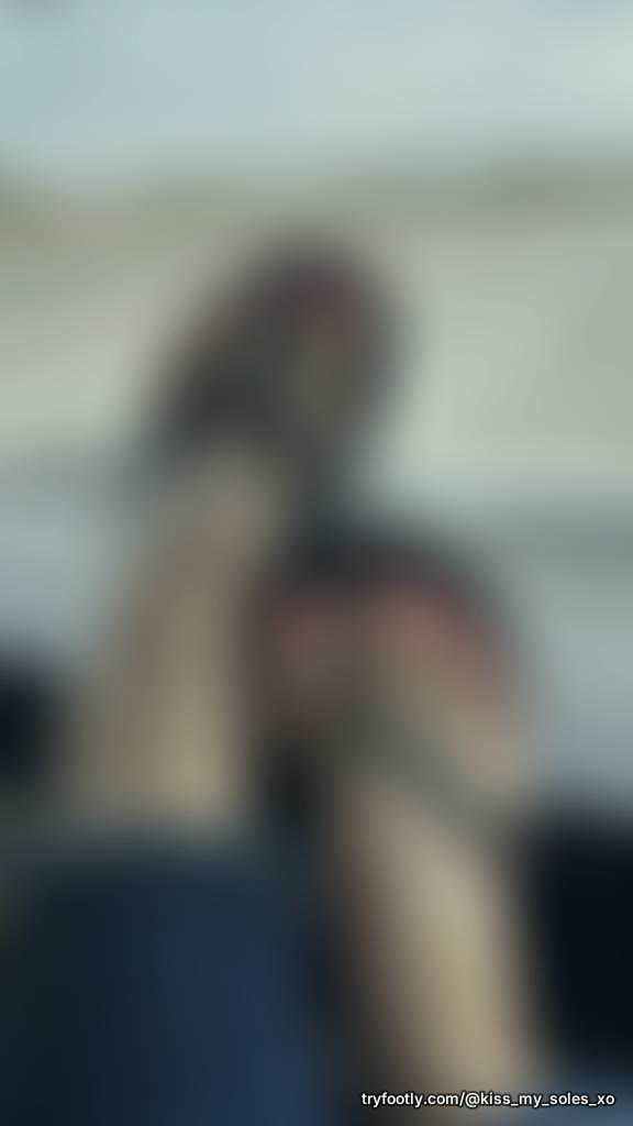 Gooood morningggggg.. dm me if you’re looking for something…